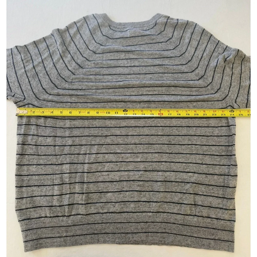 Banana Republic Mens XL‎ 100% Italian Linen Gray Striped Long Sleeve Sweater